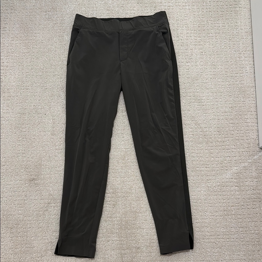 Athleta Brooklyn Ankle Pant. Size 4